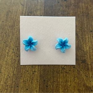 Plumeria NWOT Hawaiian Flower Stud Pierced Earrings (Blue pointed)  # BP